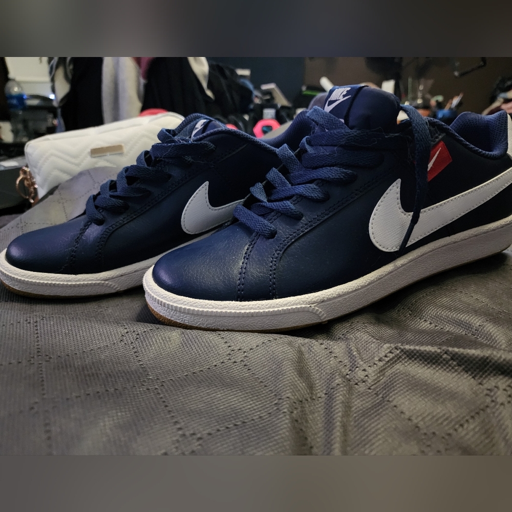 Nike Men's Navy Blue Sneakers